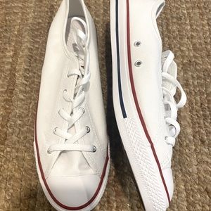 *NWT* DAINTY CHUCK TAYLOR ALL STAR CONVERSE SNEAKERS - BNIB.